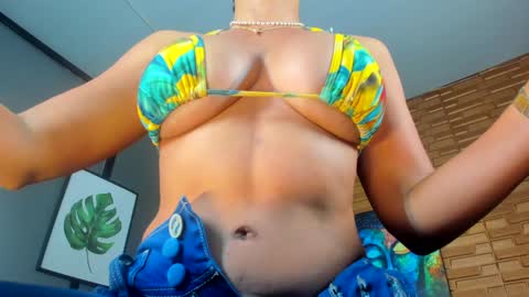 Snapshot of samantha_milfs chatting on January 24, 11:04 am samantha_milfs online show from January 24, 11:04 am