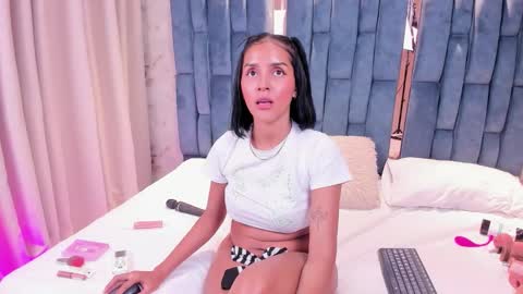 samanthaa_gil_ online show from February 18, 5:06 am