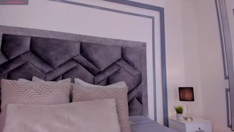   online show from December 22, 9:42 pm