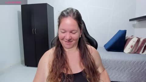 Snapshot of samanthaleon chatting on September 29, 10:37 pm Samantha samy online show from September 29, 10:37 pm