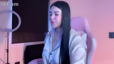 Snapshot of samara_lam chatting on January 12, 3:03 pm Sammy  online show from January 12, 3:03 pm