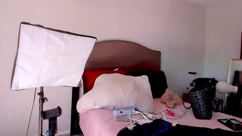 Yaya online show from October 30, 5:03 pm