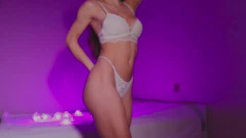 Snapshot of samdemia chatting on December 18, 2:10 am Sam Demia online show from December 18, 2:10 am