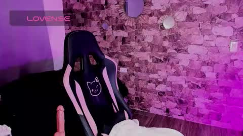 samiacooper25 online show from March 25, 6:38 am