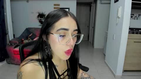 SARA online show from December 19, 2:48 am