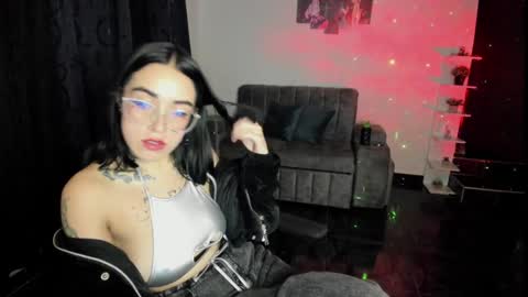 Snapshot of samismith77 chatting on February 5, 1:26 am SARA online show from February 5, 1:26 am