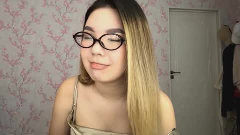 Elina online show from February 25, 9:19 am