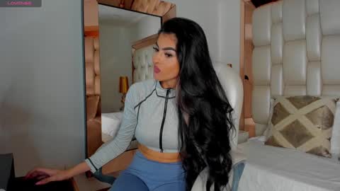 Snapshot of sammy_rios chatting on December 4, 6:06 pm Sammy online show from December 4, 6:06 pm