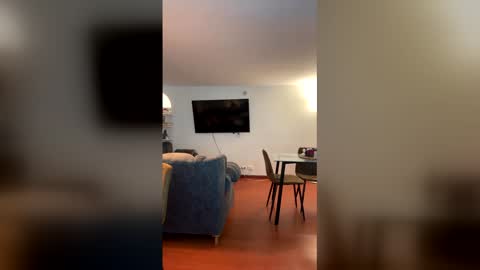 Hello I am absent due to a family calamity I will return soon-hola estoy ausente por un problema familiar volvere pronto. online show from February 6, 12:36 am