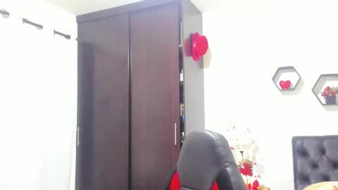 Sanddi  online show from March 4, 9:21 pm