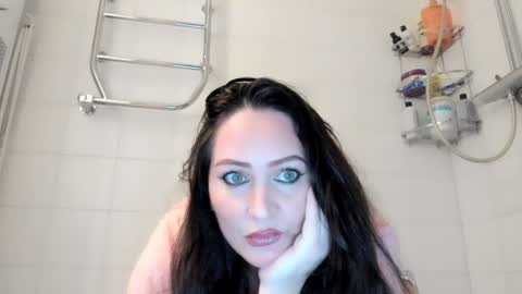 dont forghet to thumbs up if you like my show online show from December 2, 7:14 pm