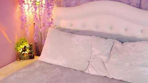 Sandra online show from April 19, 9:42 am