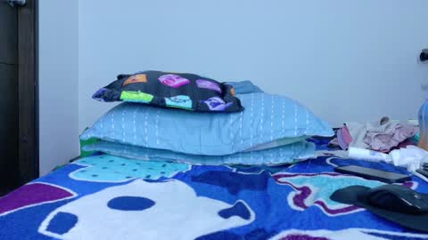 sandy online show from February 13, 12:01 am