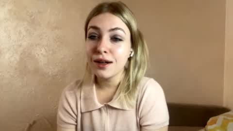 Anna online show from October 8, 11:47 am