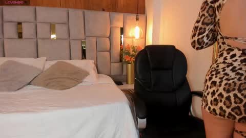 Saori  online show from February 15, 11:50 am