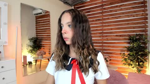 Snapshot of sapphire_venus chatting on February 8, 10:19 pm Valerin online show from February 8, 10:19 pm