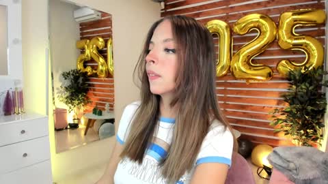 Snapshot of sapphire_venus chatting on January 4, 9:20 pm Valerin online show from January 4, 9:20 pm