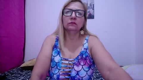 Snapshot of sara211 chatting on February 23, 2:18 pm sara online show from February 23, 2:18 pm