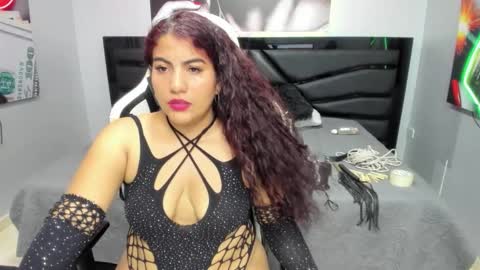 Snapshot of sara_bdsm chatting on October 13, 6:32 pm sara_bdsm online show from October 13, 6:32 pm