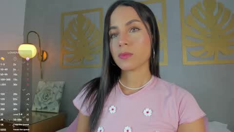 Snapshot of sara_castro24 chatting on February 18, 7:32 pm Sara online show from February 18, 7:32 pm