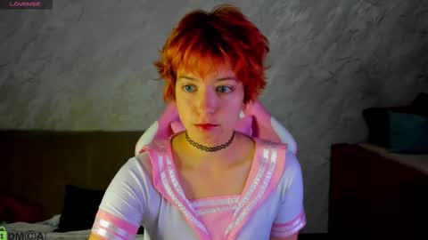 Snapshot of sara_frayy chatting on September 23, 12:20 am Sarah online show from September 23, 12:20 am