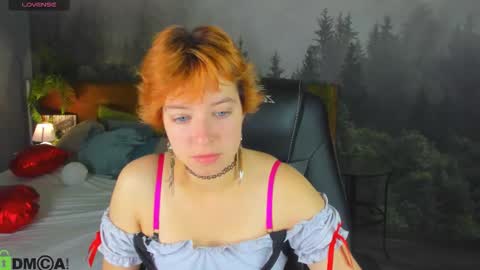 Snapshot of sara_frayy chatting on September 24, 12:42 am Sarah online show from September 24, 12:42 am