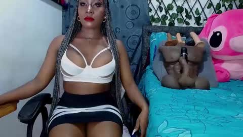 Snapshot of sara_greyx chatting on March 1, 8:42 pm Sara Greyx online show from March 1, 8:42 pm