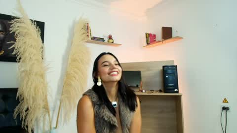 Sarax lux online show from March 19, 1:26 pm