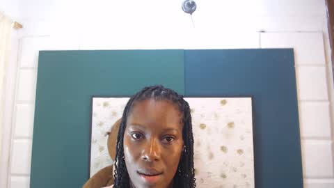 S A R A online show from October 22, 11:15 am