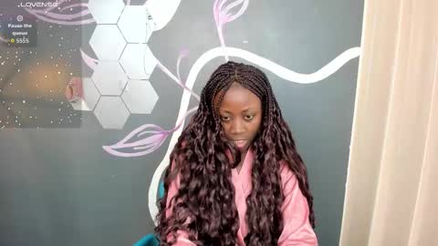 S A R A online show from November 25, 7:26 pm