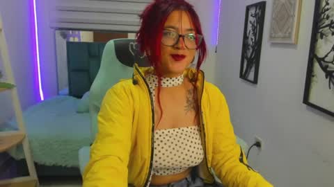 sara_red_x online show from June 7, 4:08 am