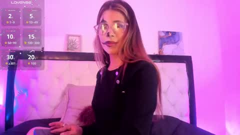 sara_roades online show from October 23, 9:43 pm