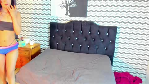 Sara  online show from December 7, 11:18 am