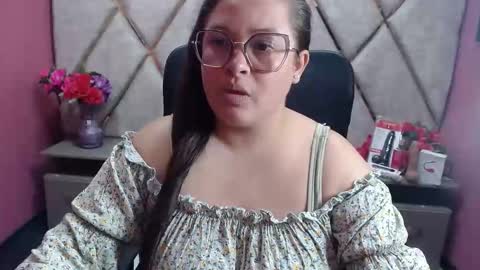 sara_thonson_ online show from February 28, 4:56 am