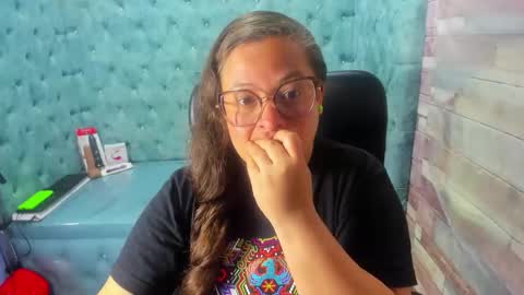 sara_thonson_ online show from April 15, 4:13 am