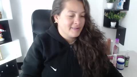 sara_thonson_ online show from February 7, 3:02 am