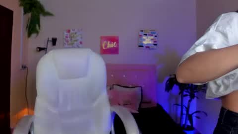 Sarah Ramirez online show from February 13, 11:28 am