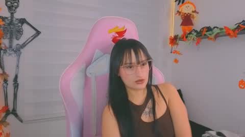 Sarah Ramirez online show from October 24, 4:19 am