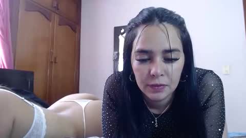 Sara online show from December 4, 5:35 pm