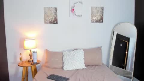 sarah  cinnamon online show from January 17, 10:06 pm