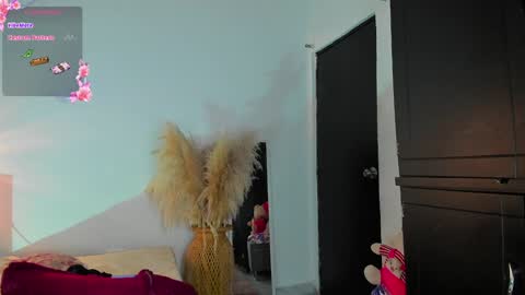 Snapshot of sarah_bali chatting on December 16, 10:24 pm Sarah Valkiria  IG  Sar lanister online show from December 16, 10:24 pm