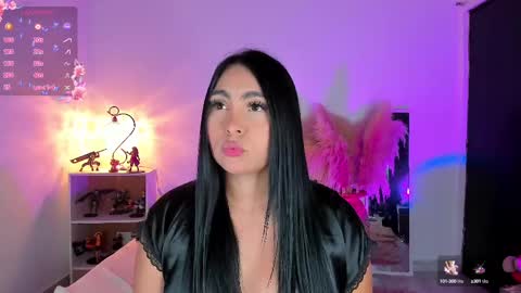 Snapshot of sarah_bali chatting on February 19, 8:10 pm Sarah Valkiria  IG  Sar lanister online show from February 19, 8:10 pm