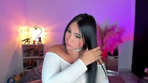 Snapshot of sarah_bali chatting on January 18, 11:22 pm Sarah Valkiria  IG  Sar lanister online show from January 18, 11:22 pm