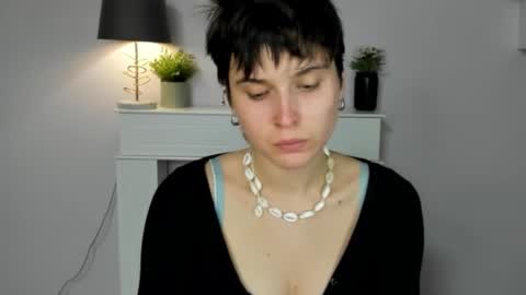 Sarah online show from March 22, 2:34 pm