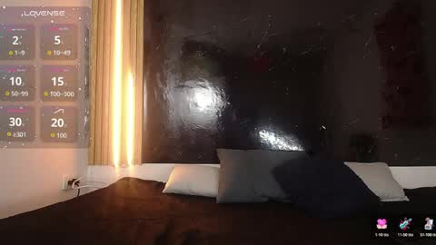 sarahajhoness online show from April 12, 8:00 pm