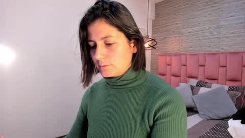 Snapshot of sarahdeyvis chatting on March 10, 1:10 pm Sarah Deyvis online show from March 10, 1:10 pm