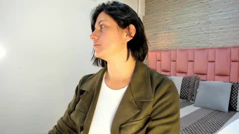 Snapshot of sarahdeyvis chatting on March 4, 2:10 pm Sarah Deyvis online show from March 4, 2:10 pm