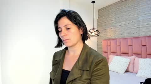 Snapshot of sarahdeyvis chatting on January 20, 2:03 pm Sarah Deyvis online show from January 20, 2:03 pm