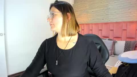 Snapshot of sarahdeyvis chatting on October 2, 8:25 pm Sarah Deyvis online show from October 2, 8:25 pm