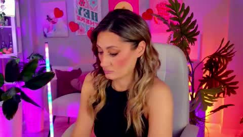 Divine Sarah NONUDE model online show from February 21, 11:44 am